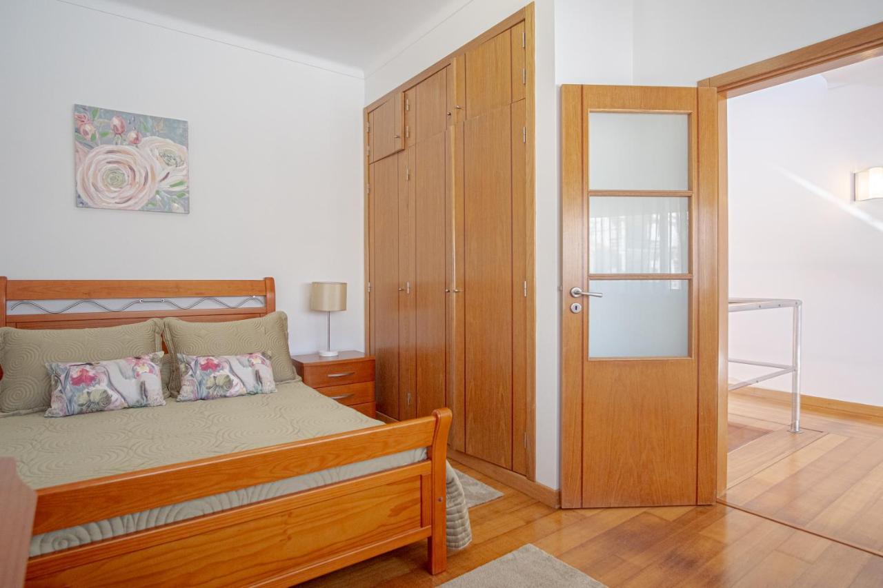 8 Rodrigues Family House - Villa With Patio Nazare Bagian luar foto