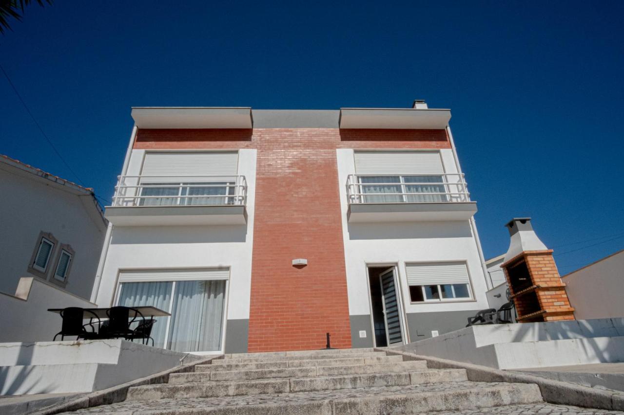 8 Rodrigues Family House - Villa With Patio Nazare Bagian luar foto