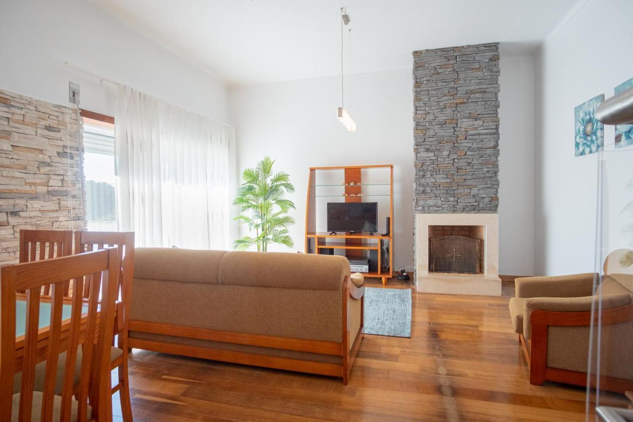 8 Rodrigues Family House - Villa With Patio Nazare Bagian luar foto