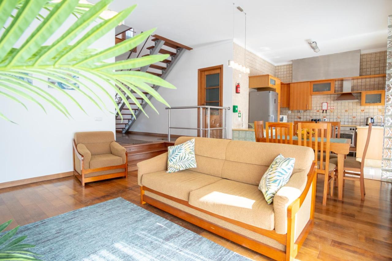 8 Rodrigues Family House - Villa With Patio Nazare Bagian luar foto